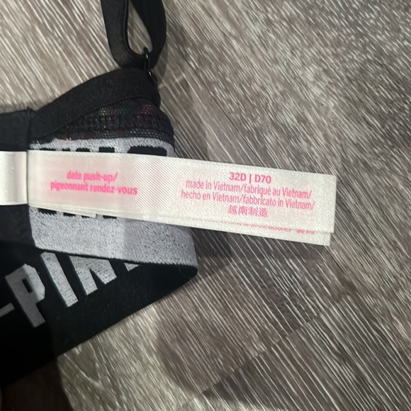 Pink Victoria’ Secret date push-up bra - Picture 5 of 6